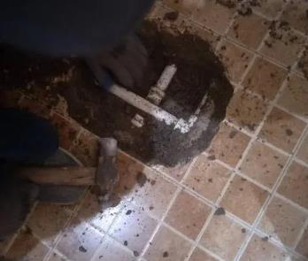 磴口卫生间漏水维修公司为您分享下卫生间渗水如何处理及注意事项
